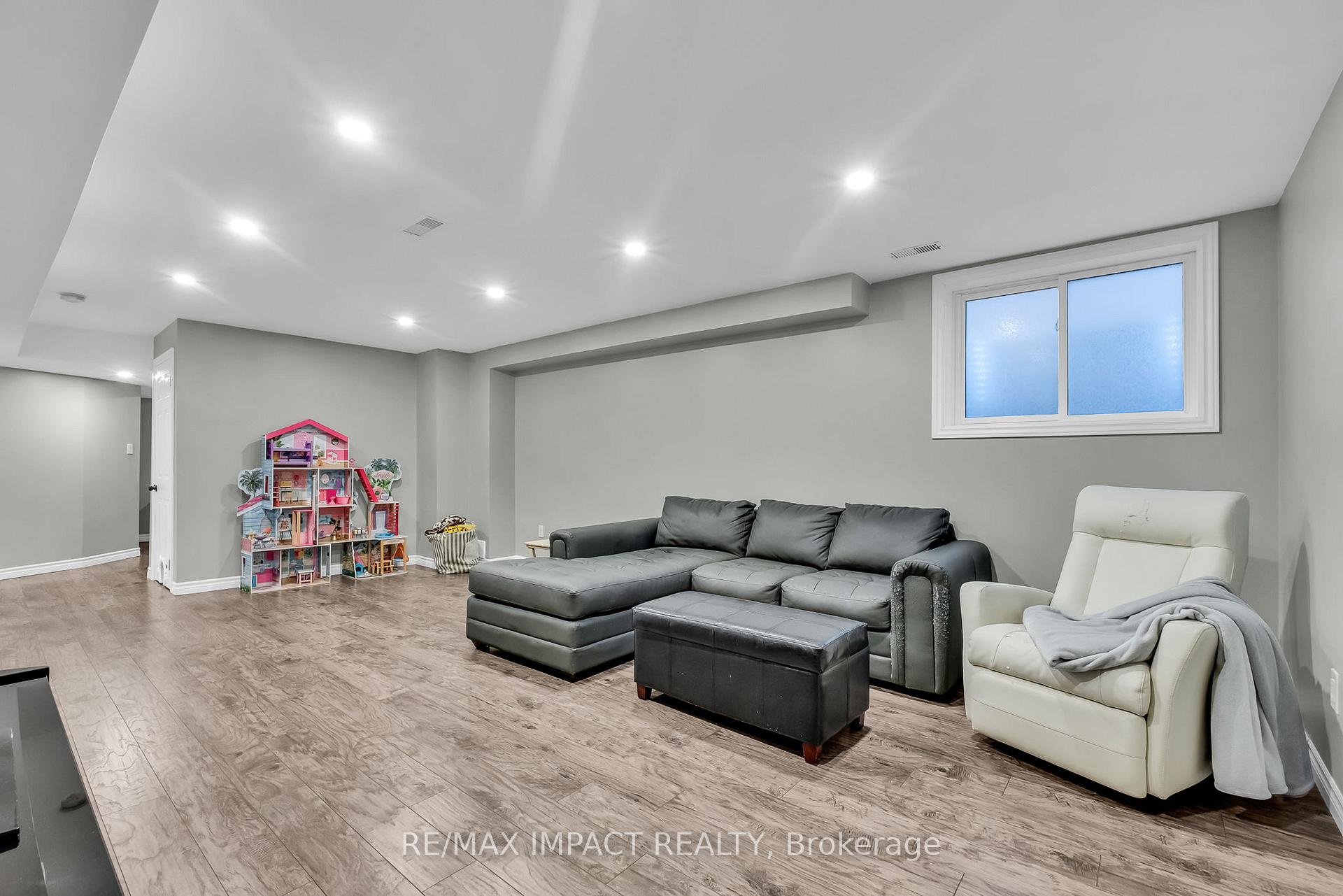 Photo 34 of 2486 Cunningham Boulevard, Peterborough, Ashburnham Ward 4 — HOMEH