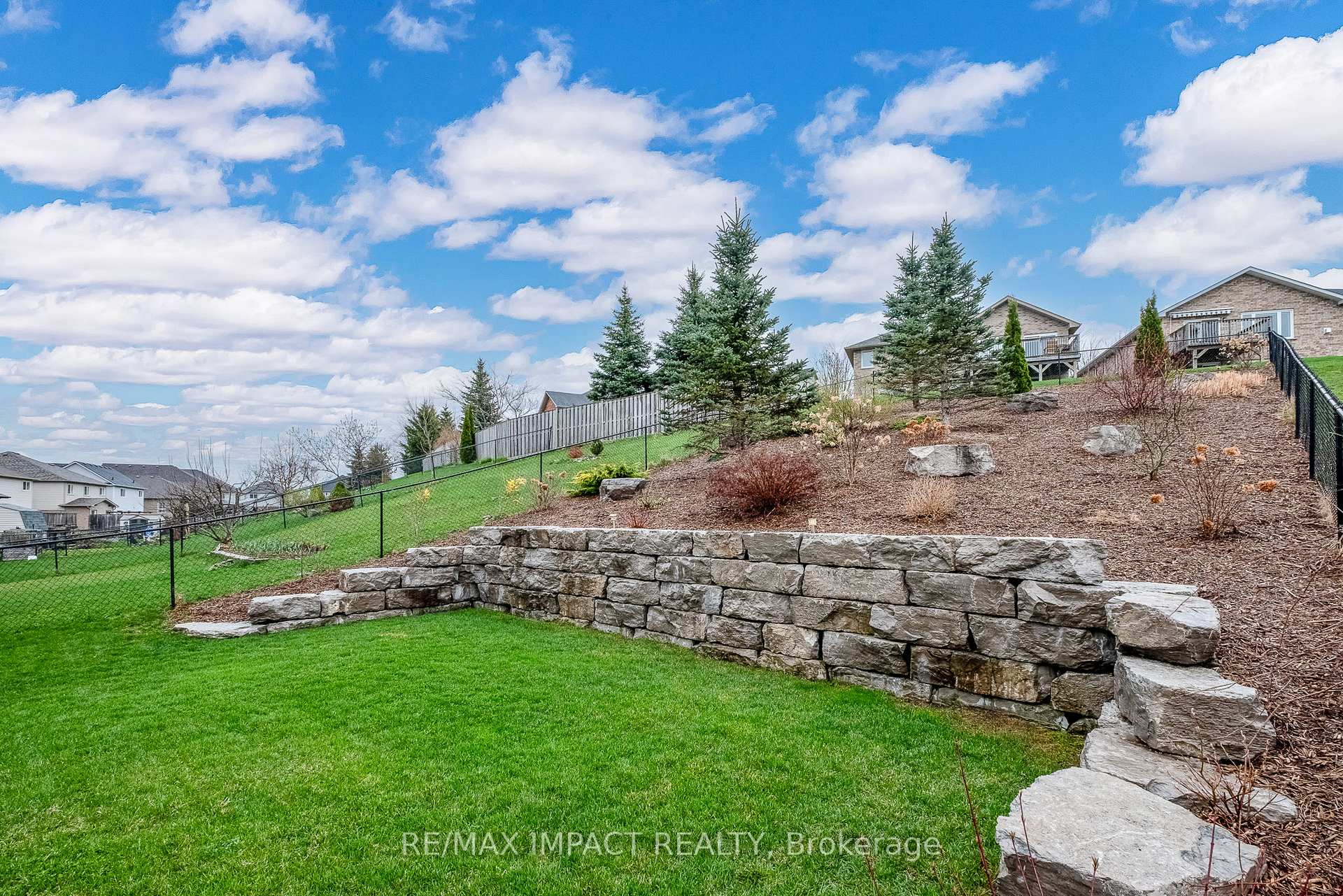 Photo 43 of 2486 Cunningham Boulevard, Peterborough, Ashburnham Ward 4 — HOMEH