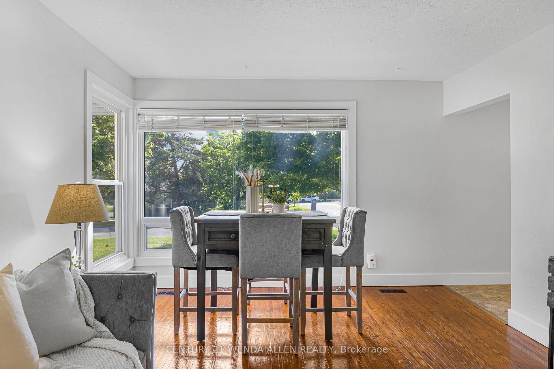 Photo 4 of 1015 Oriole Drive, Peterborough, Northcrest Ward 5 — HOMEH
