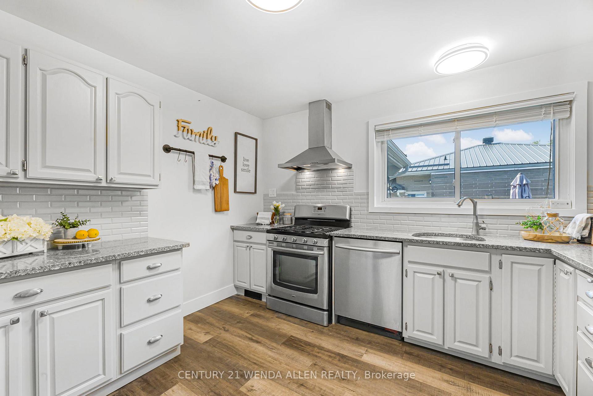 Photo 8 of 1015 Oriole Drive, Peterborough, Northcrest Ward 5 — HOMEH