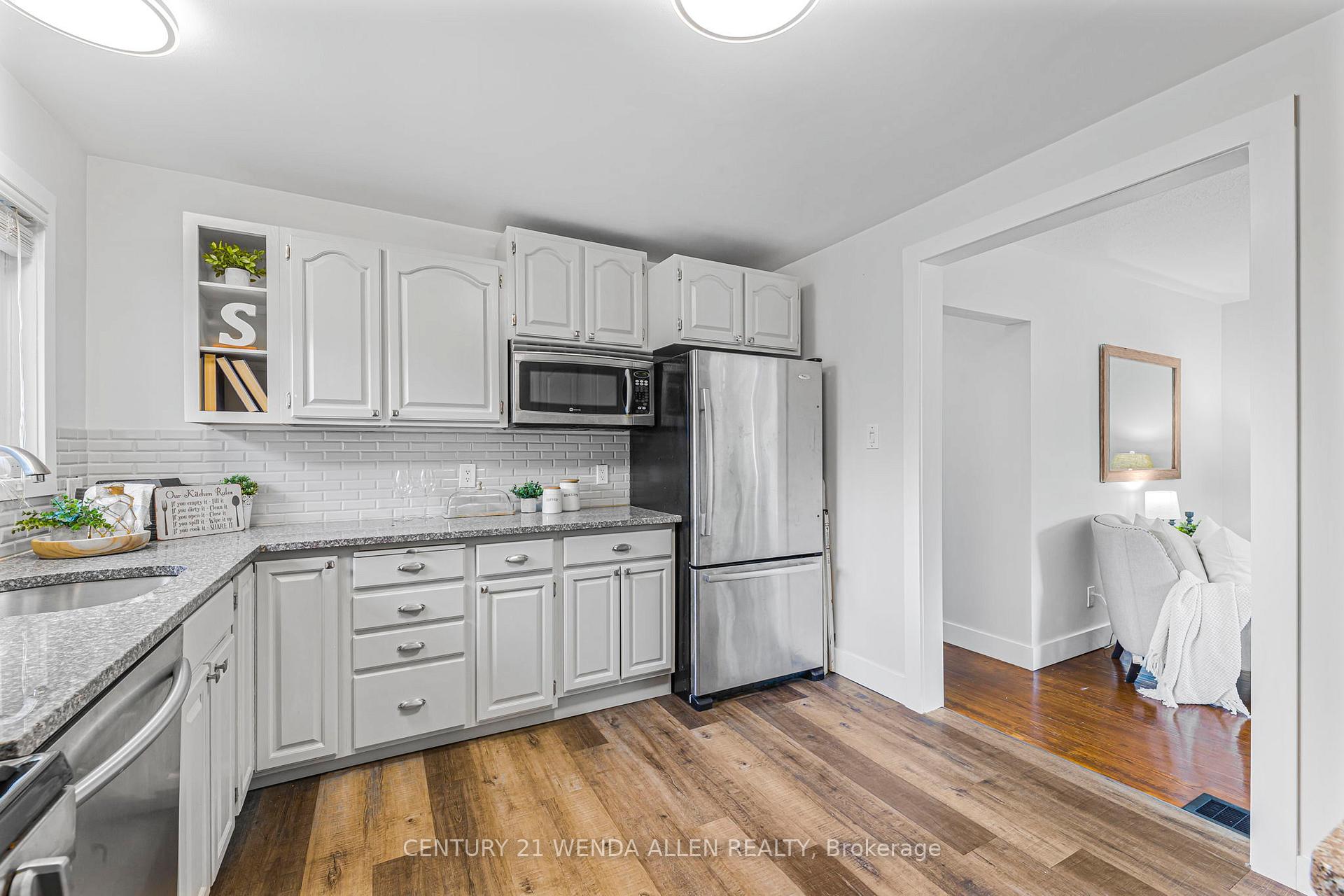 Photo 10 of 1015 Oriole Drive, Peterborough, Northcrest Ward 5 — HOMEH
