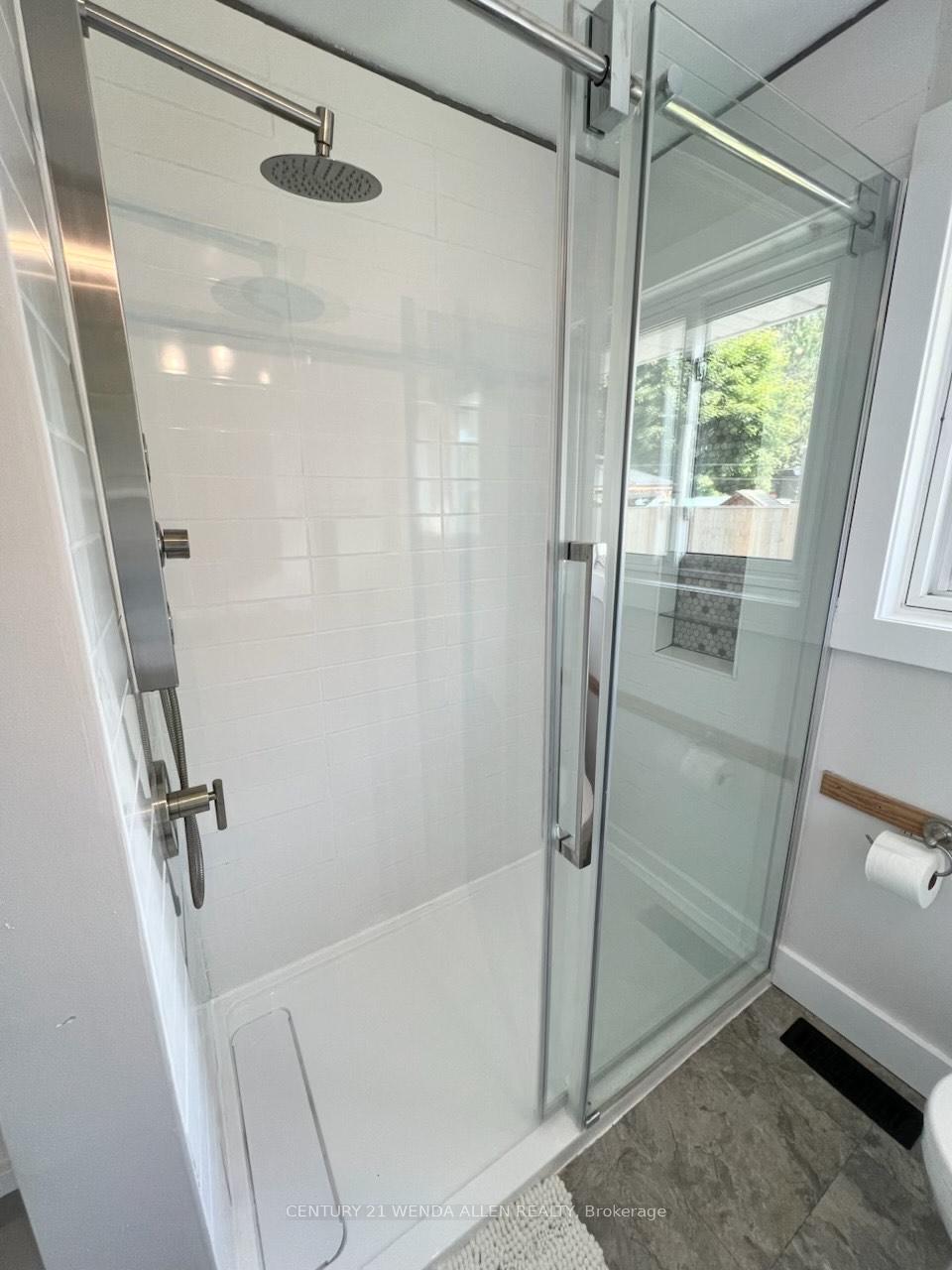Photo 17 of 1015 Oriole Drive, Peterborough, Northcrest Ward 5 — HOMEH