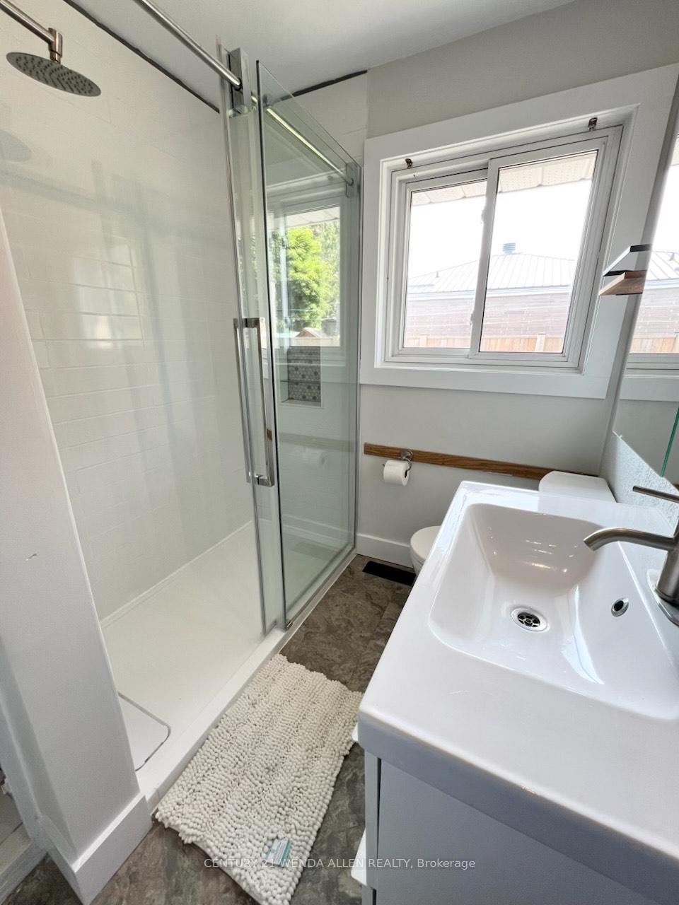 Photo 18 of 1015 Oriole Drive, Peterborough, Northcrest Ward 5 — HOMEH
