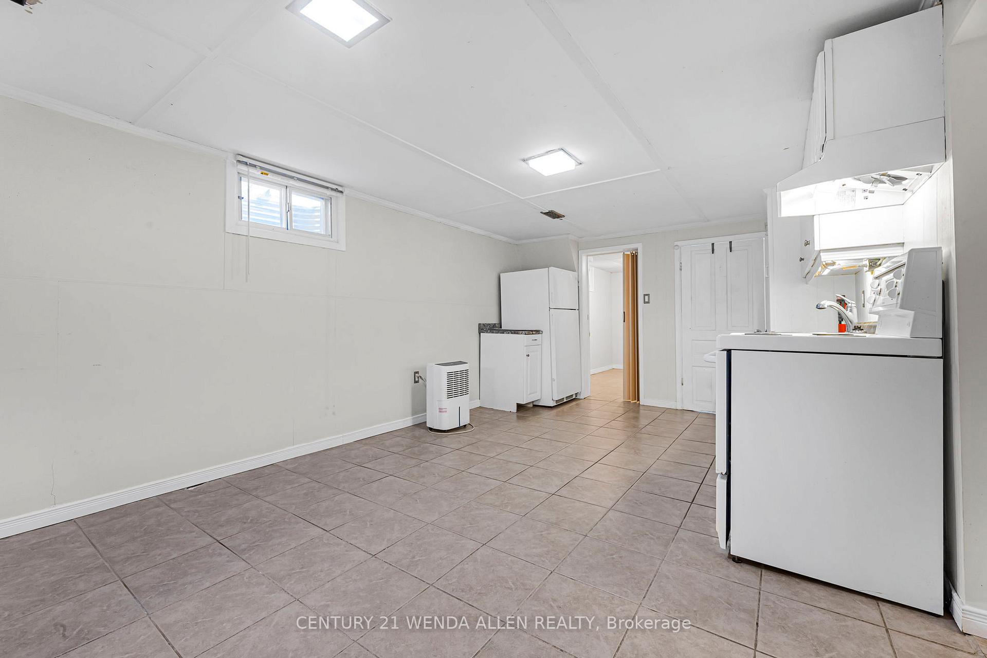 Photo 19 of 1015 Oriole Drive, Peterborough, Northcrest Ward 5 — HOMEH