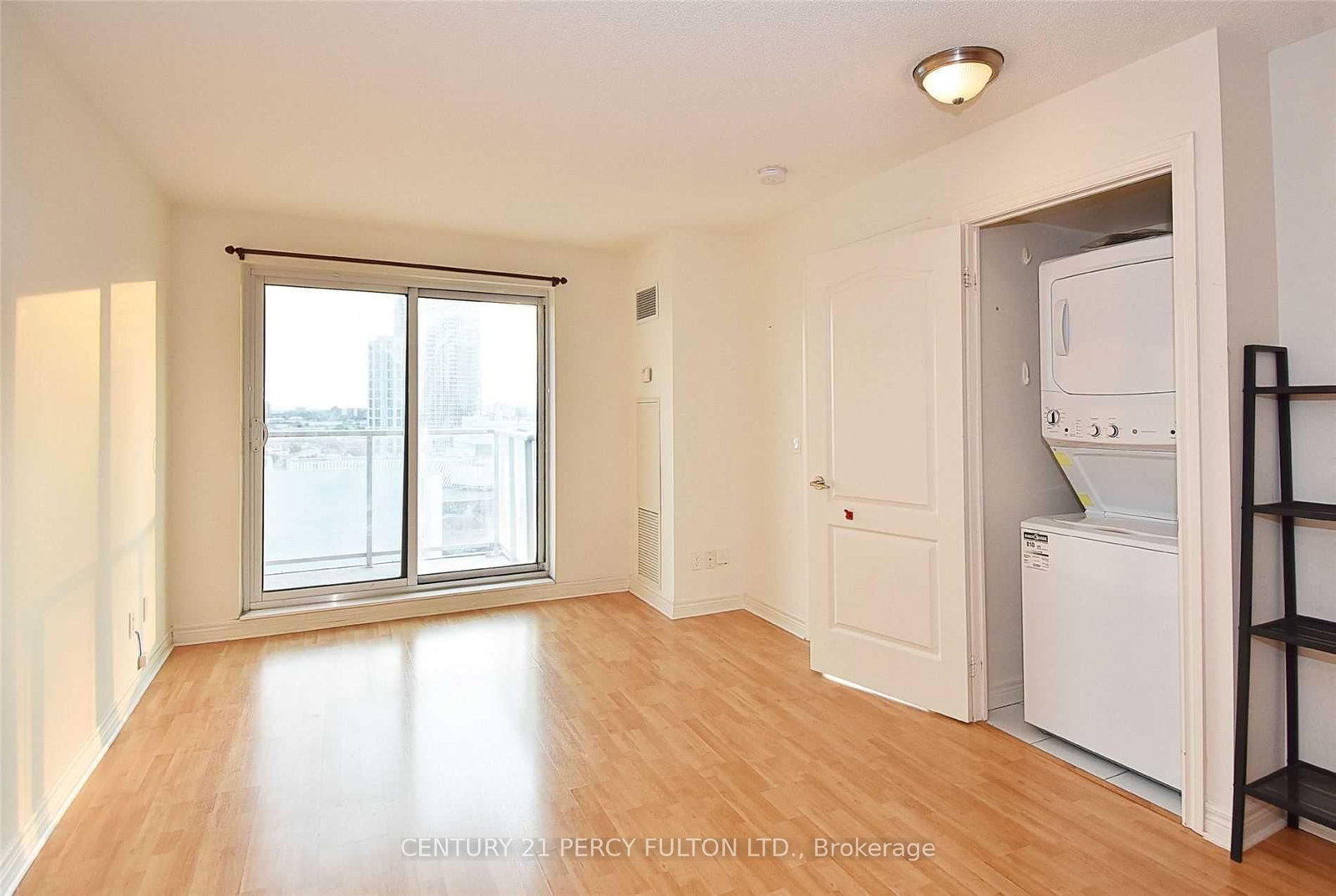 Photo 10 of Unit 1201, 60 Town Centre Crt, Scarborough, Bendale — HOMEH