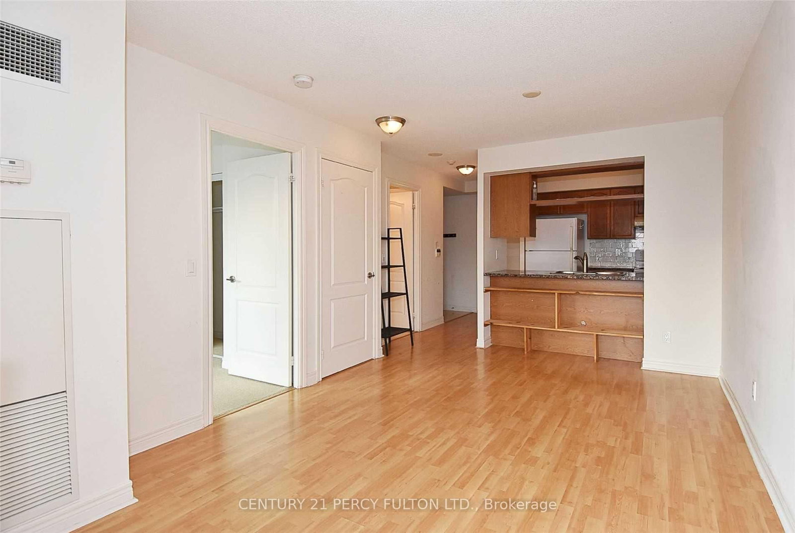 Photo 8 of Unit 1201, 60 Town Centre Crt, Scarborough, Bendale — HOMEH