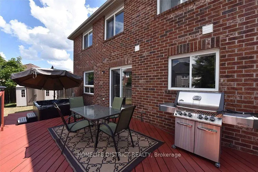 Photo 8 of 29 Freer Crescent, Ajax, Northwest Ajax — HOMEH