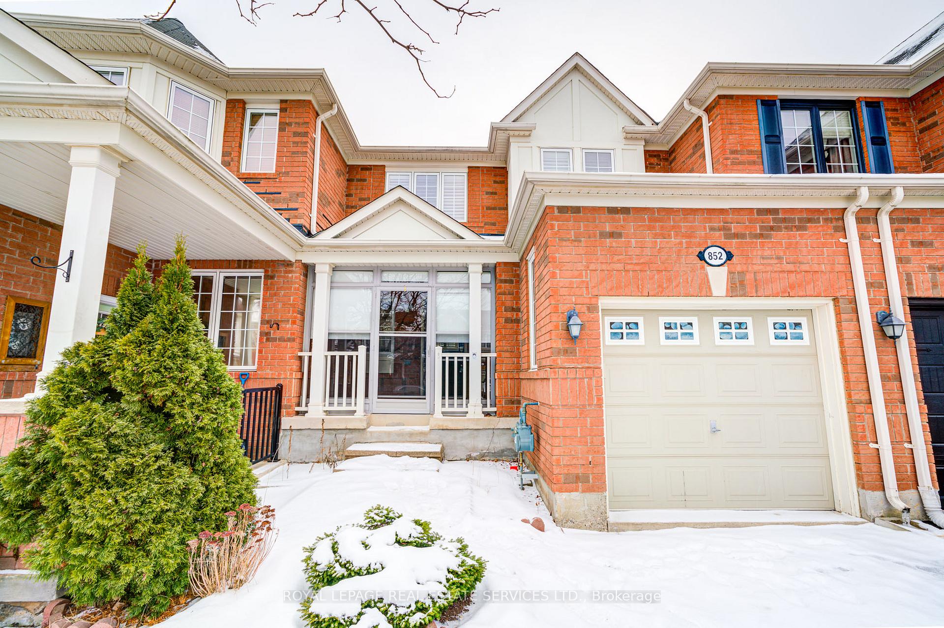 Photo 2 of 852 Gifford Crescent, Milton, Coates — HOMEH