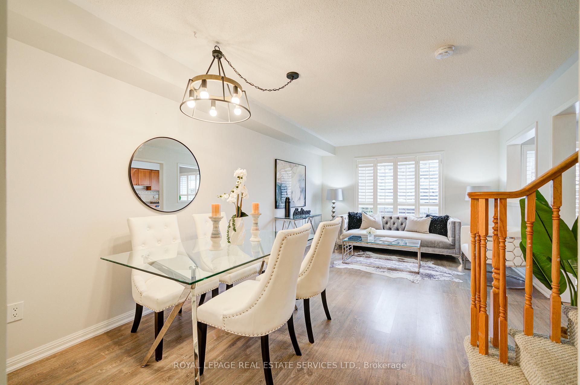 Photo 3 of 852 Gifford Crescent, Milton, Coates — HOMEH