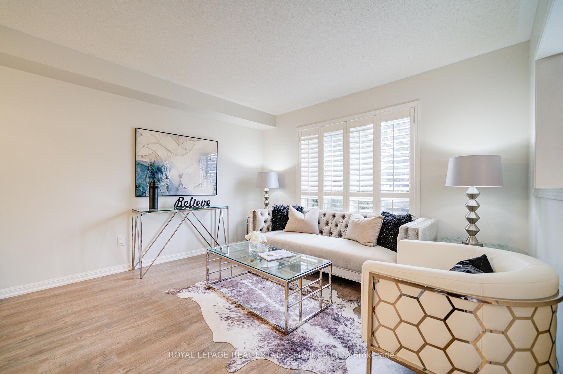 Photo 5 of 852 Gifford Crescent, Milton, Coates — HOMEH