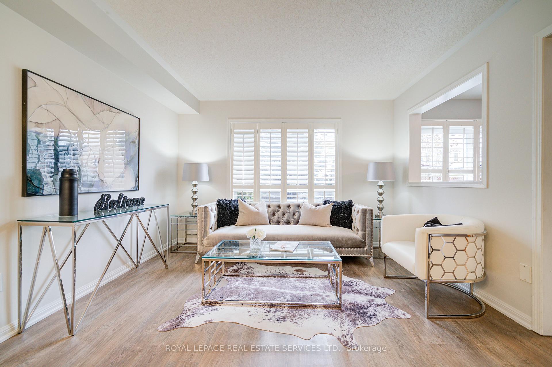 Photo 6 of 852 Gifford Crescent, Milton, Coates — HOMEH