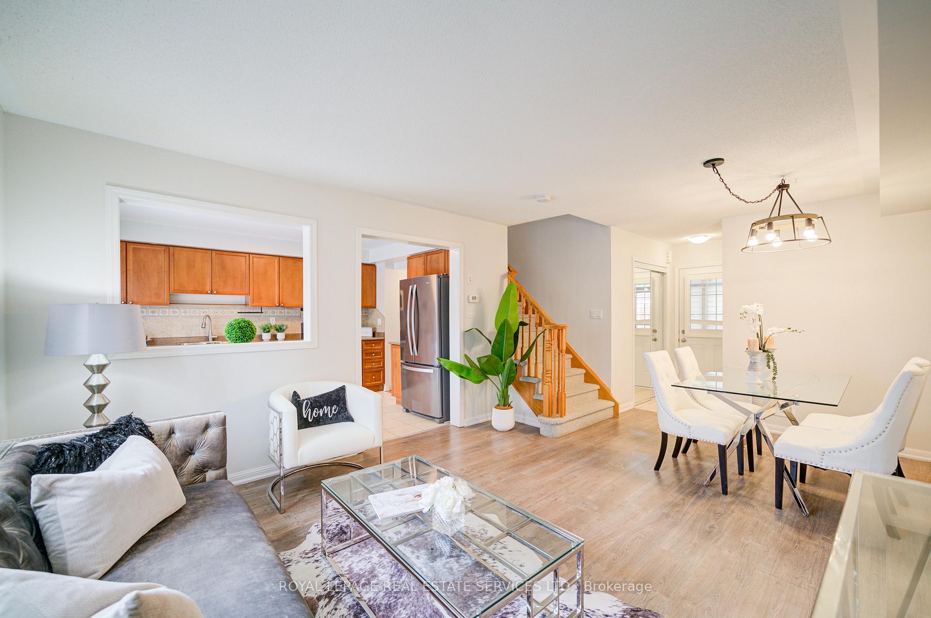 Photo 8 of 852 Gifford Crescent, Milton, Coates — HOMEH