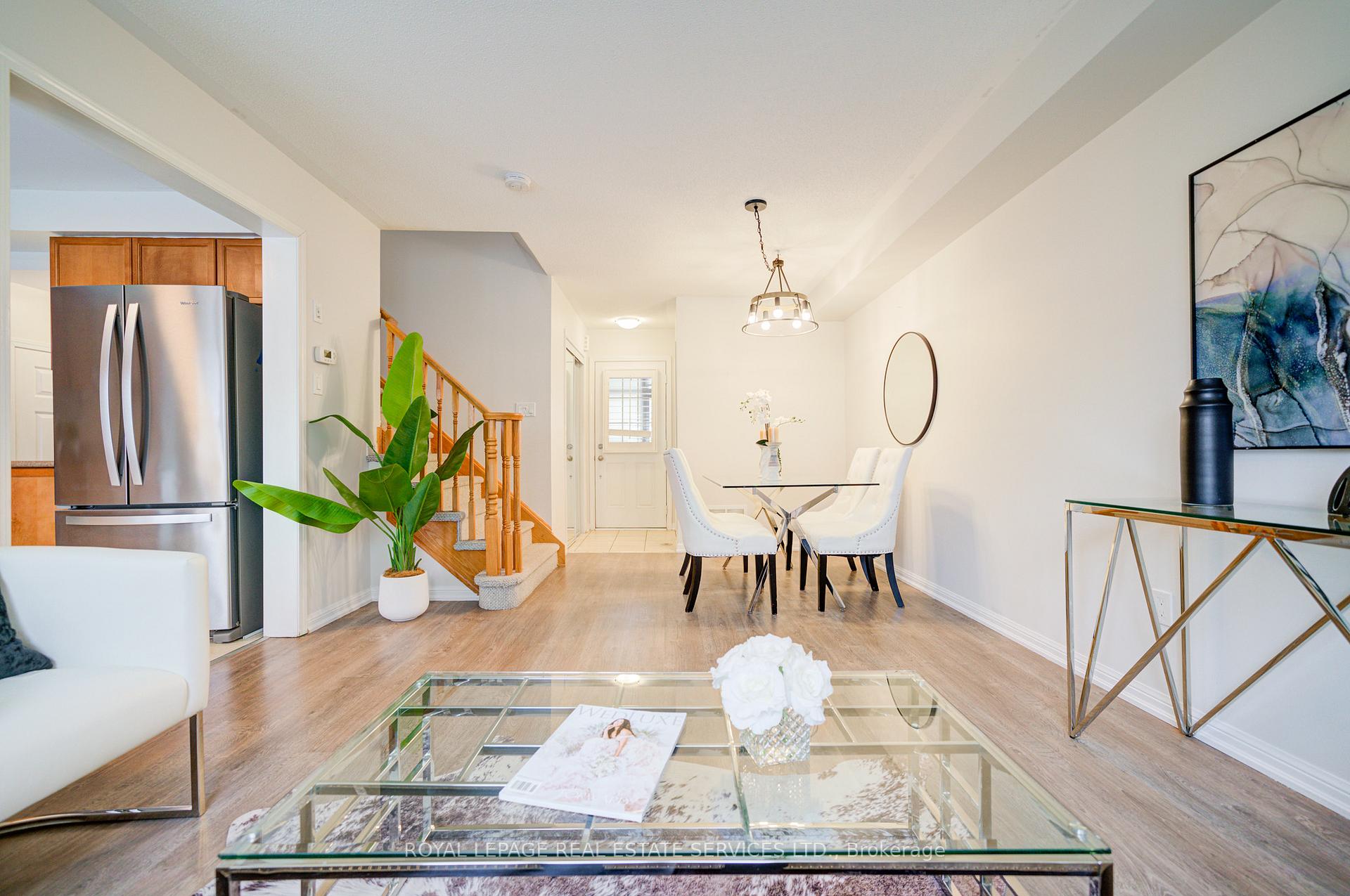 Photo 9 of 852 Gifford Crescent, Milton, Coates — HOMEH