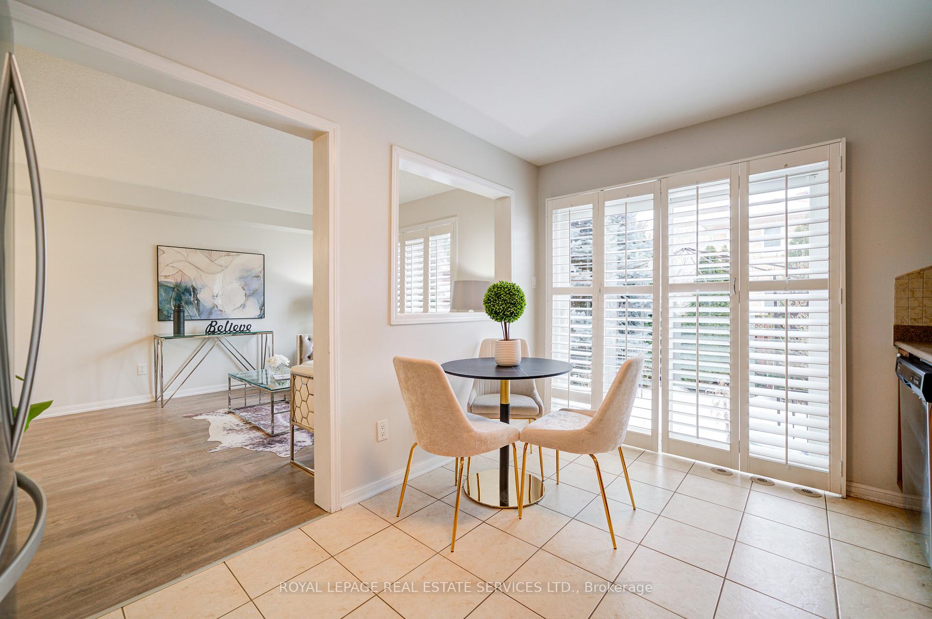Photo 11 of 852 Gifford Crescent, Milton, Coates — HOMEH