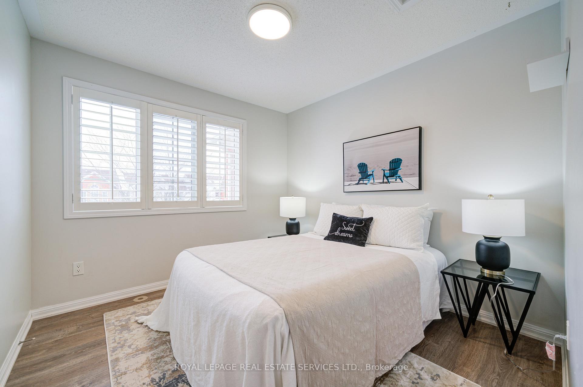Photo 19 of 852 Gifford Crescent, Milton, Coates — HOMEH