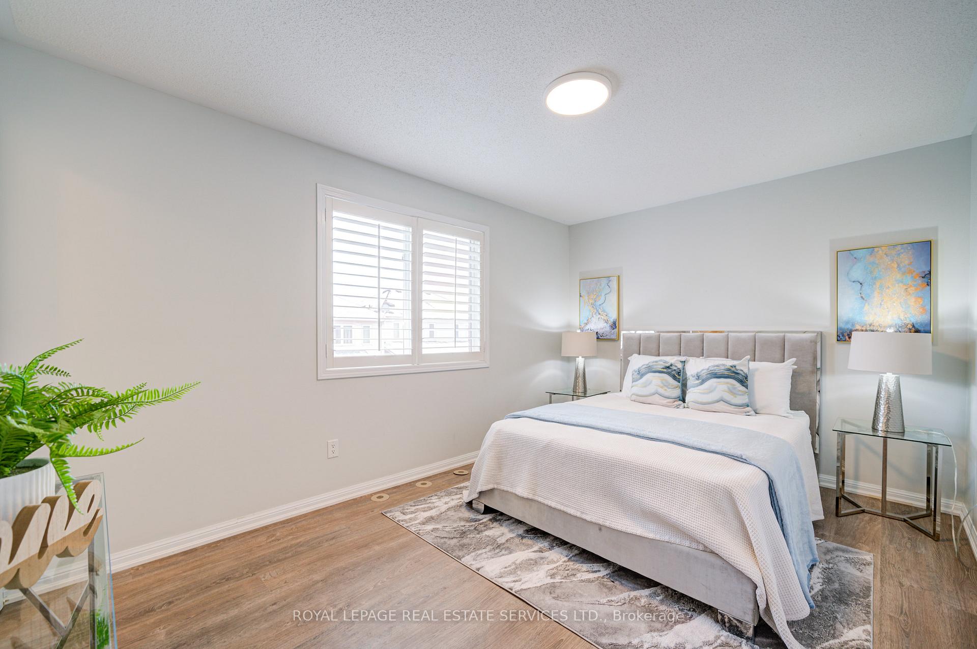 Photo 20 of 852 Gifford Crescent, Milton, Coates — HOMEH