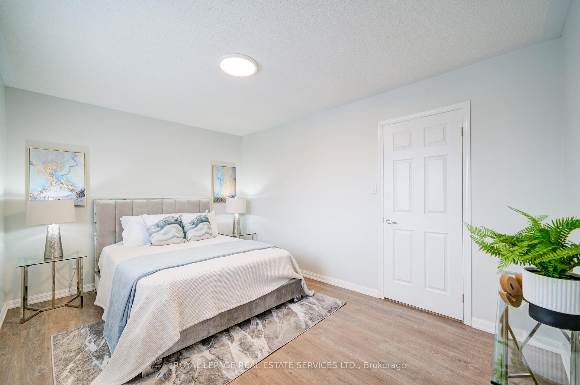 Photo 21 of 852 Gifford Crescent, Milton, Coates — HOMEH