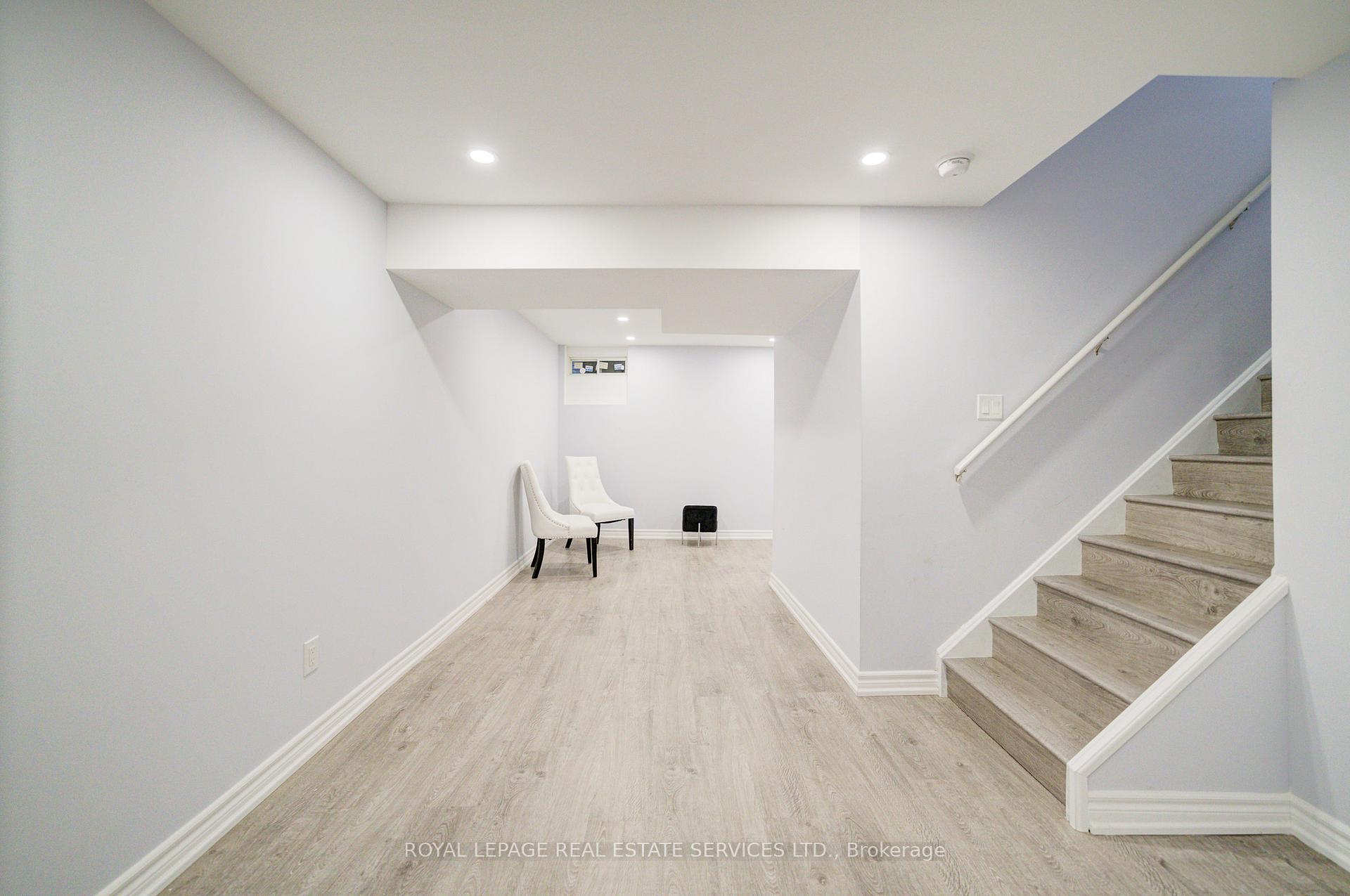 Photo 31 of 852 Gifford Crescent, Milton, Coates — HOMEH