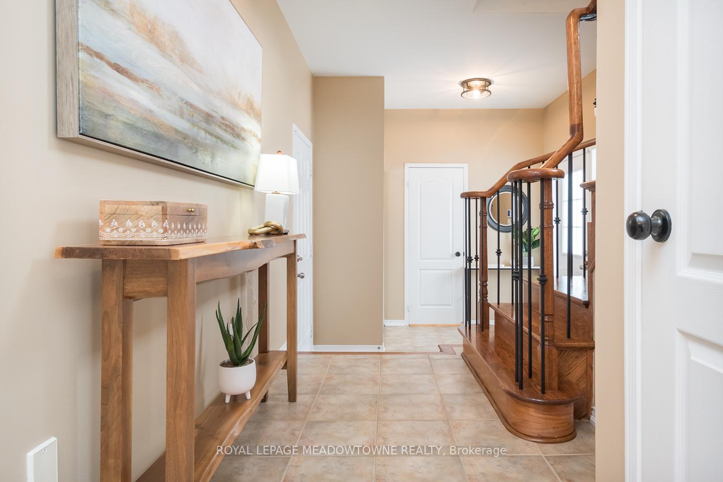 Photo 4 of 1105 Mcclenahan Crescent, Milton, Clarke — HOMEH