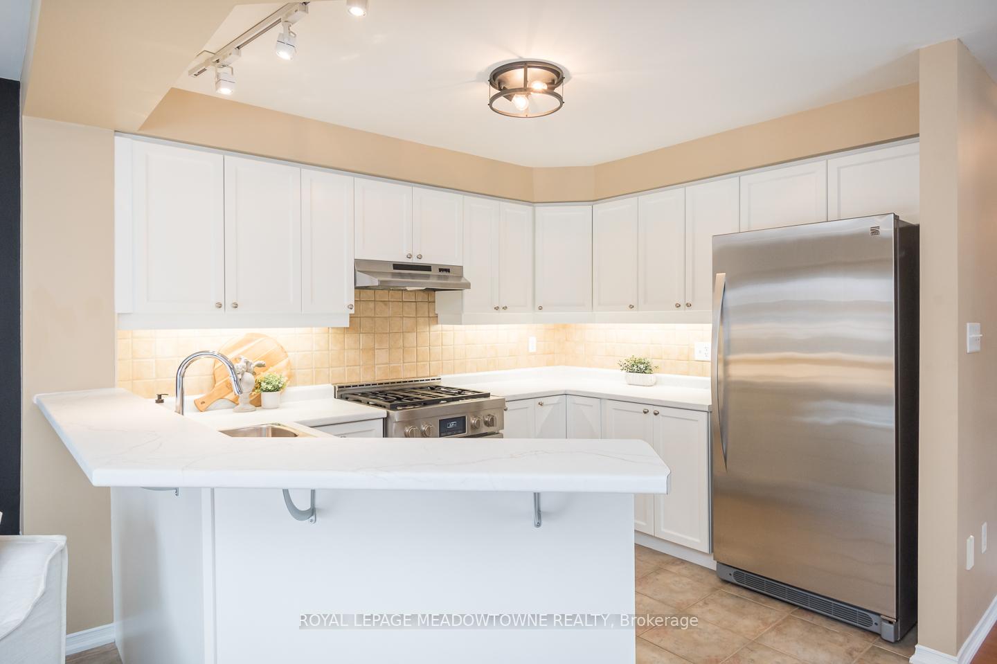 Photo 8 of 1105 Mcclenahan Crescent, Milton, Clarke — HOMEH