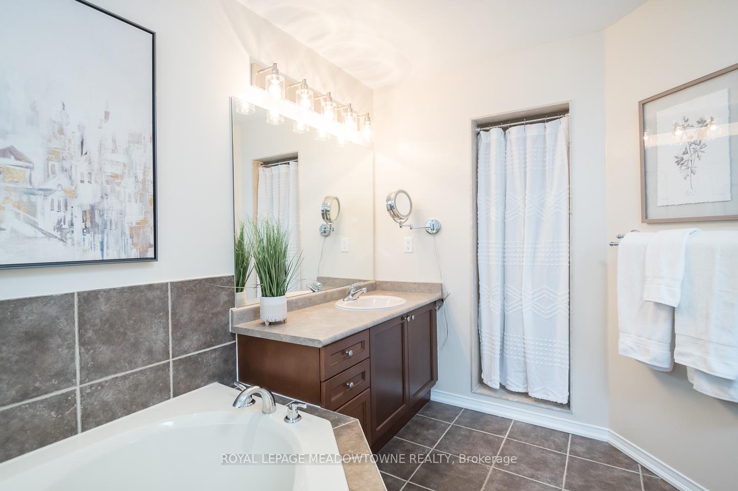 Photo 37 of 1105 Mcclenahan Crescent, Milton, Clarke — HOMEH