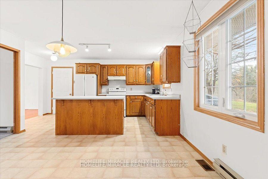 Photo 13 of 64 morgan Road, Belleville, Thurlow Ward — HOMEH