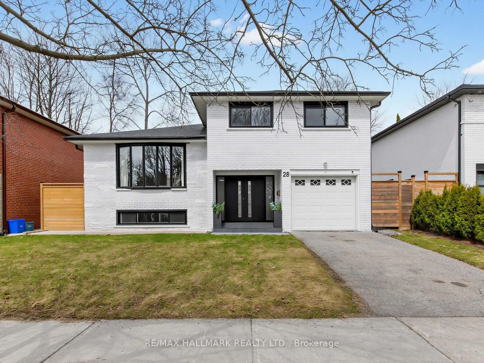 Photo 3 of 28 Munford Crescent, Toronto, O'Connor-Parkview — HOMEH