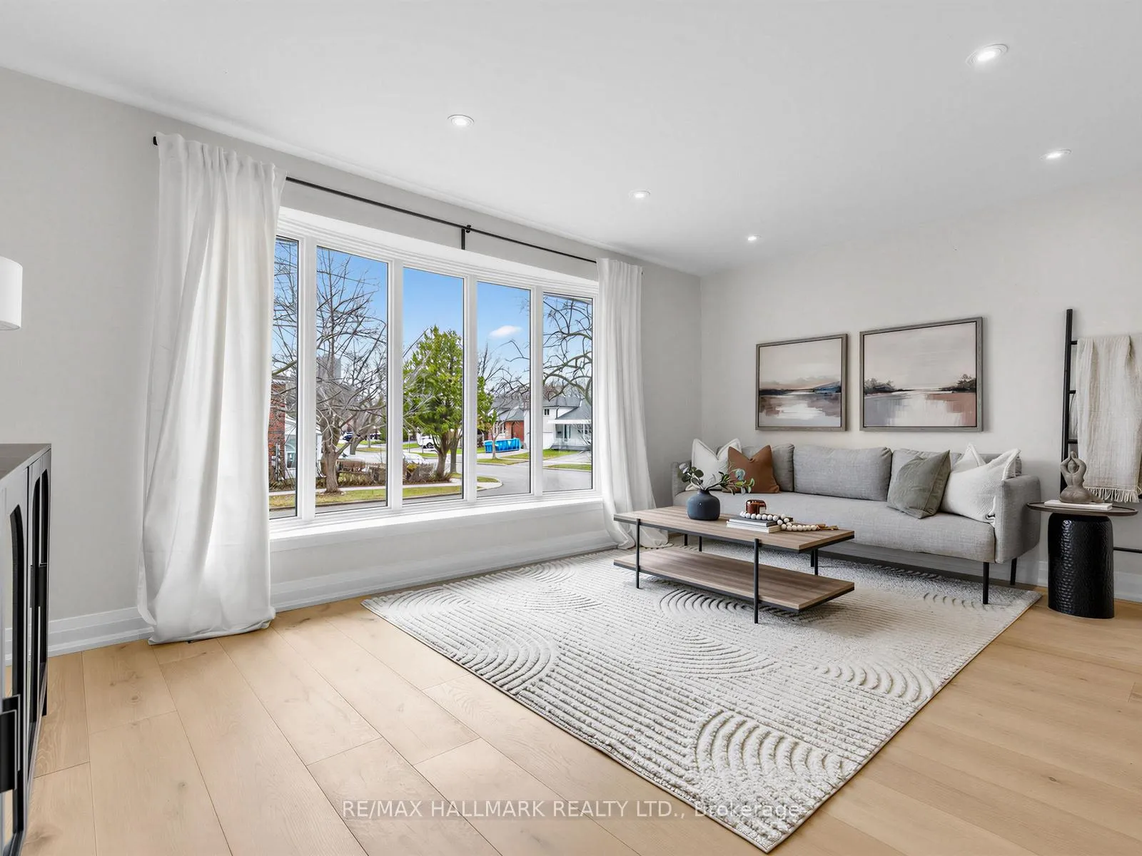 Photo 10 of 28 Munford Crescent, Toronto, O'Connor-Parkview — HOMEH