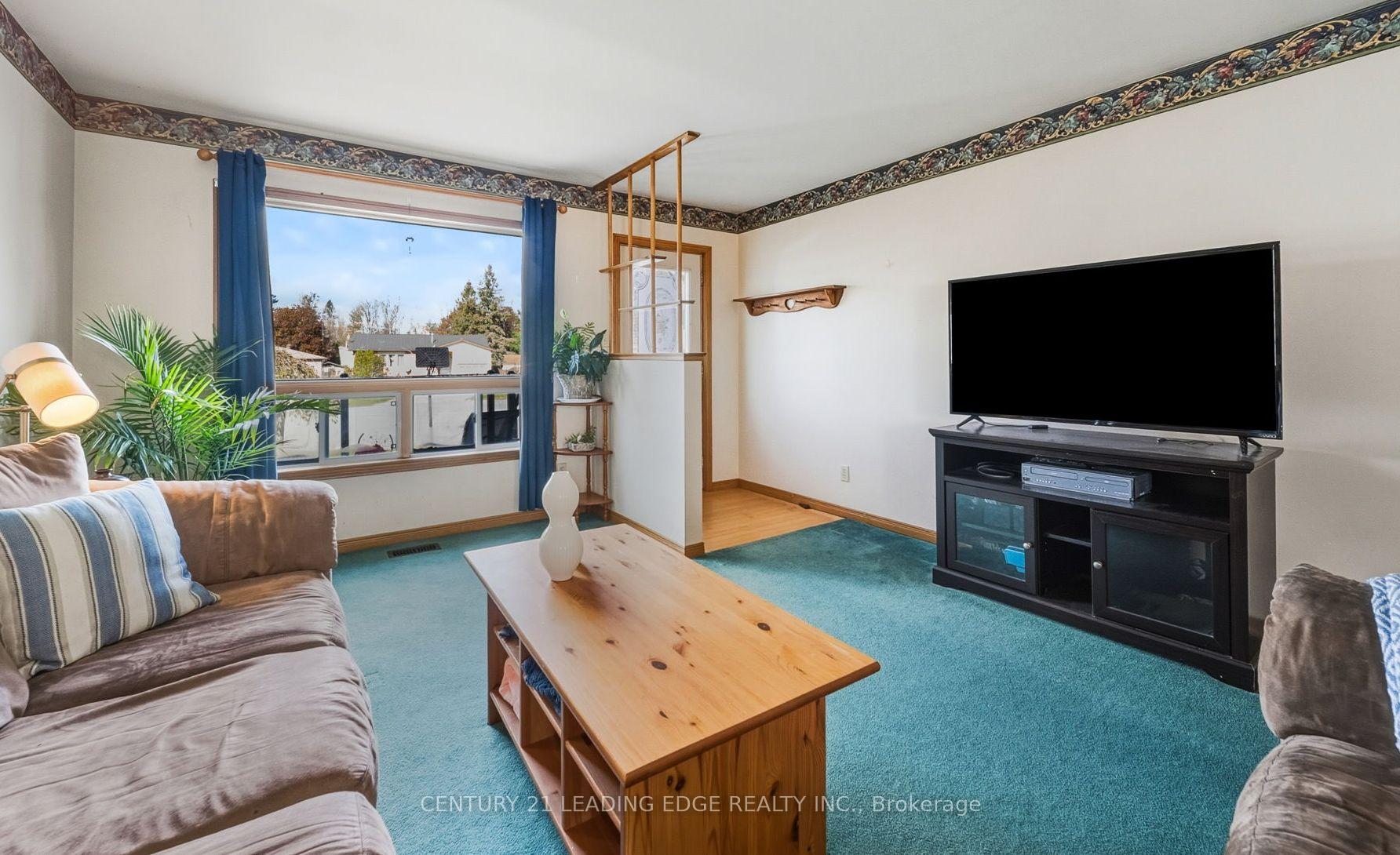 Photo 3 of 87 Beechwood Avenue, Brock, Beaverton — HOMEH