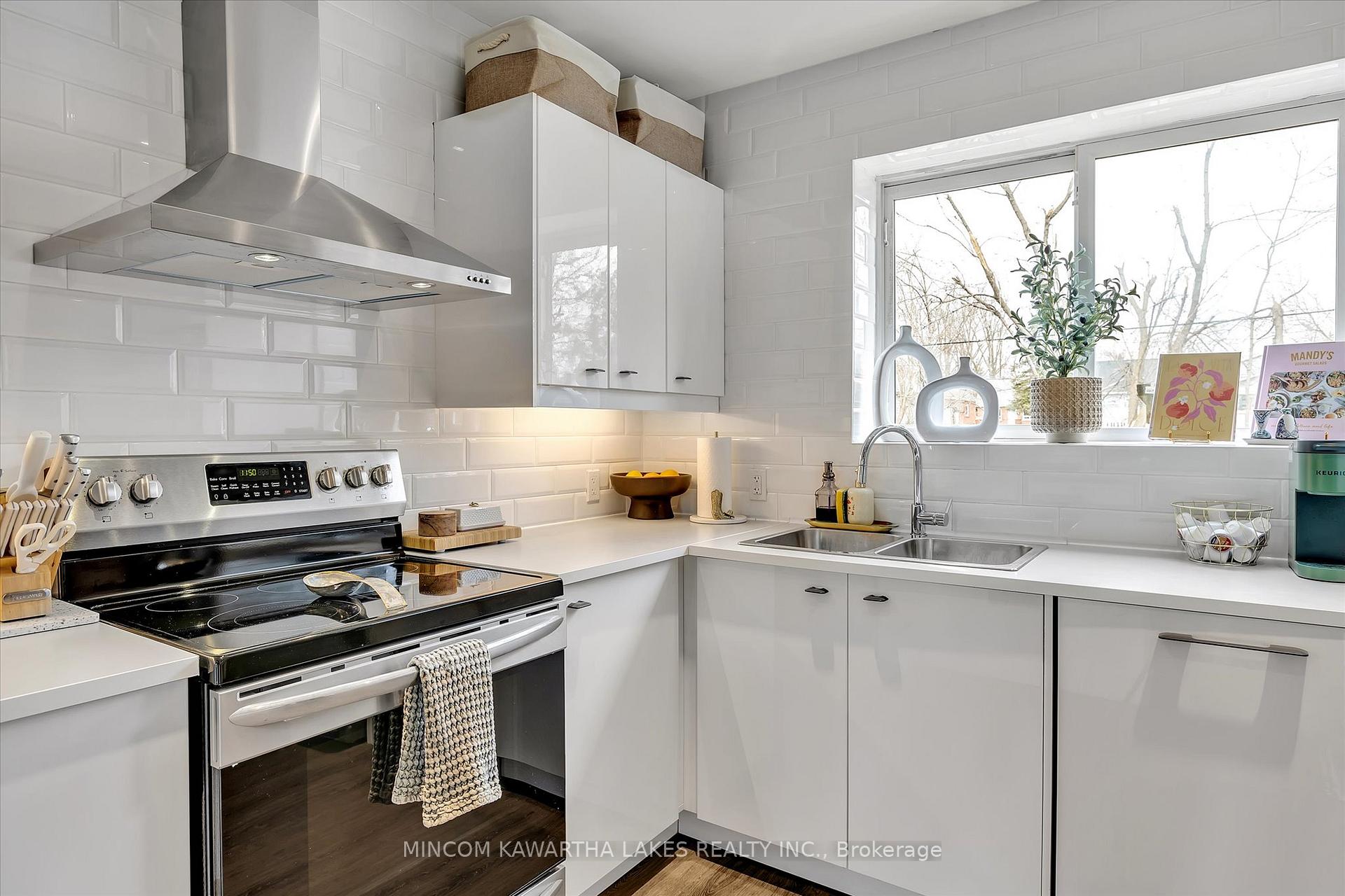 Photo 14 of 660 Romaine Street, Peterborough, Otonabee Ward 1 — HOMEH