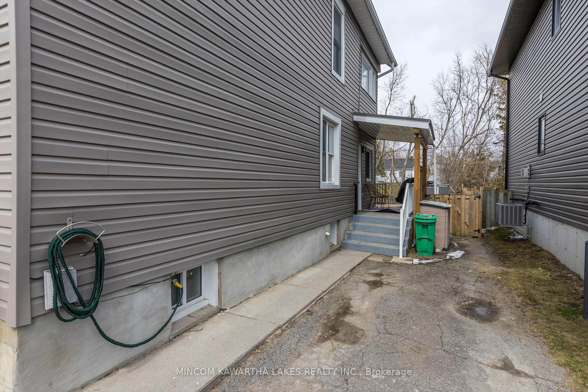 Photo 32 of 660 Romaine Street, Peterborough, Otonabee Ward 1 — HOMEH