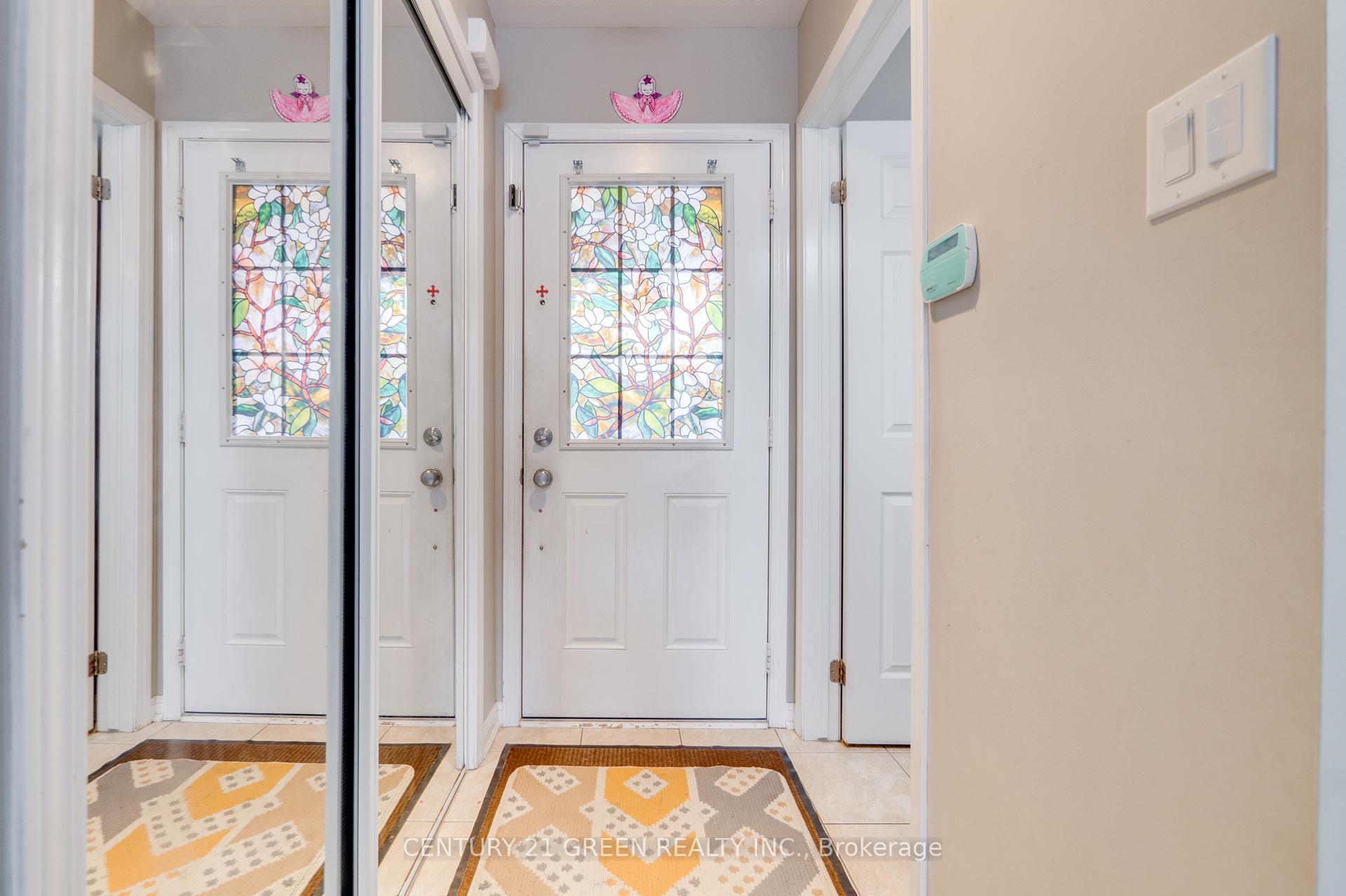 Photo 6 of 843 Gifford Crescent, Milton, Coates — HOMEH