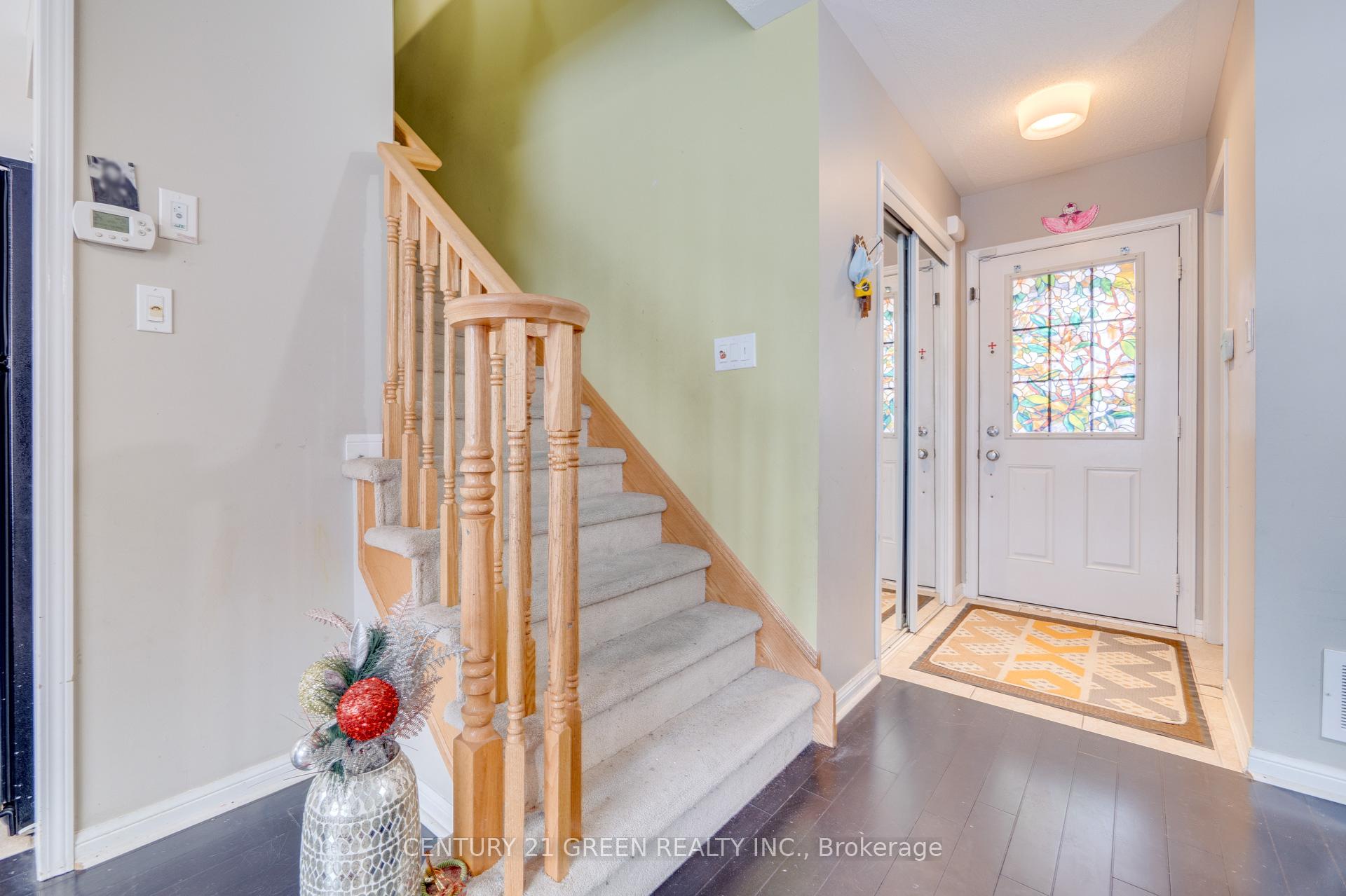 Photo 16 of 843 Gifford Crescent, Milton, Coates — HOMEH