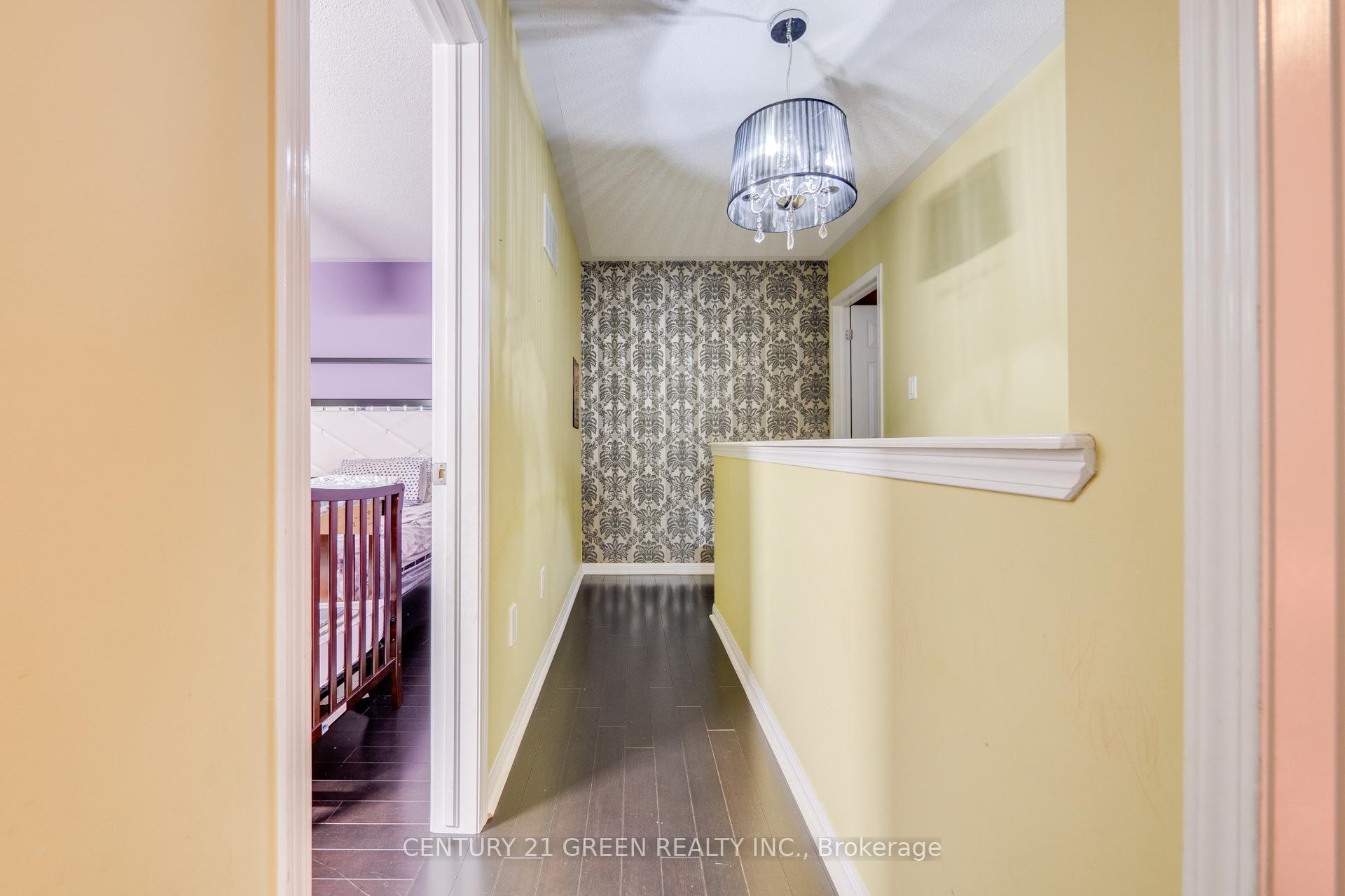 Photo 18 of 843 Gifford Crescent, Milton, Coates — HOMEH