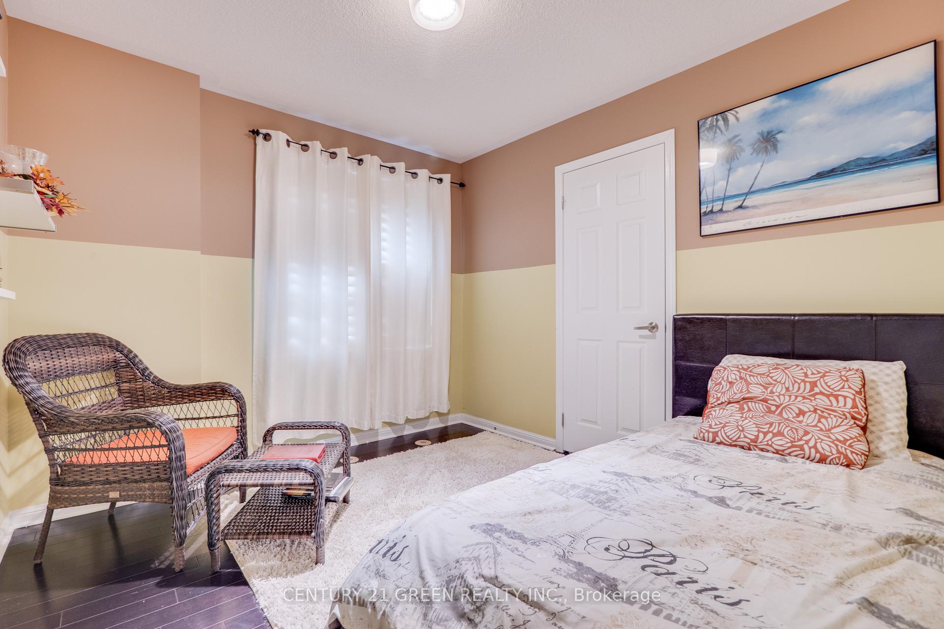 Photo 19 of 843 Gifford Crescent, Milton, Coates — HOMEH