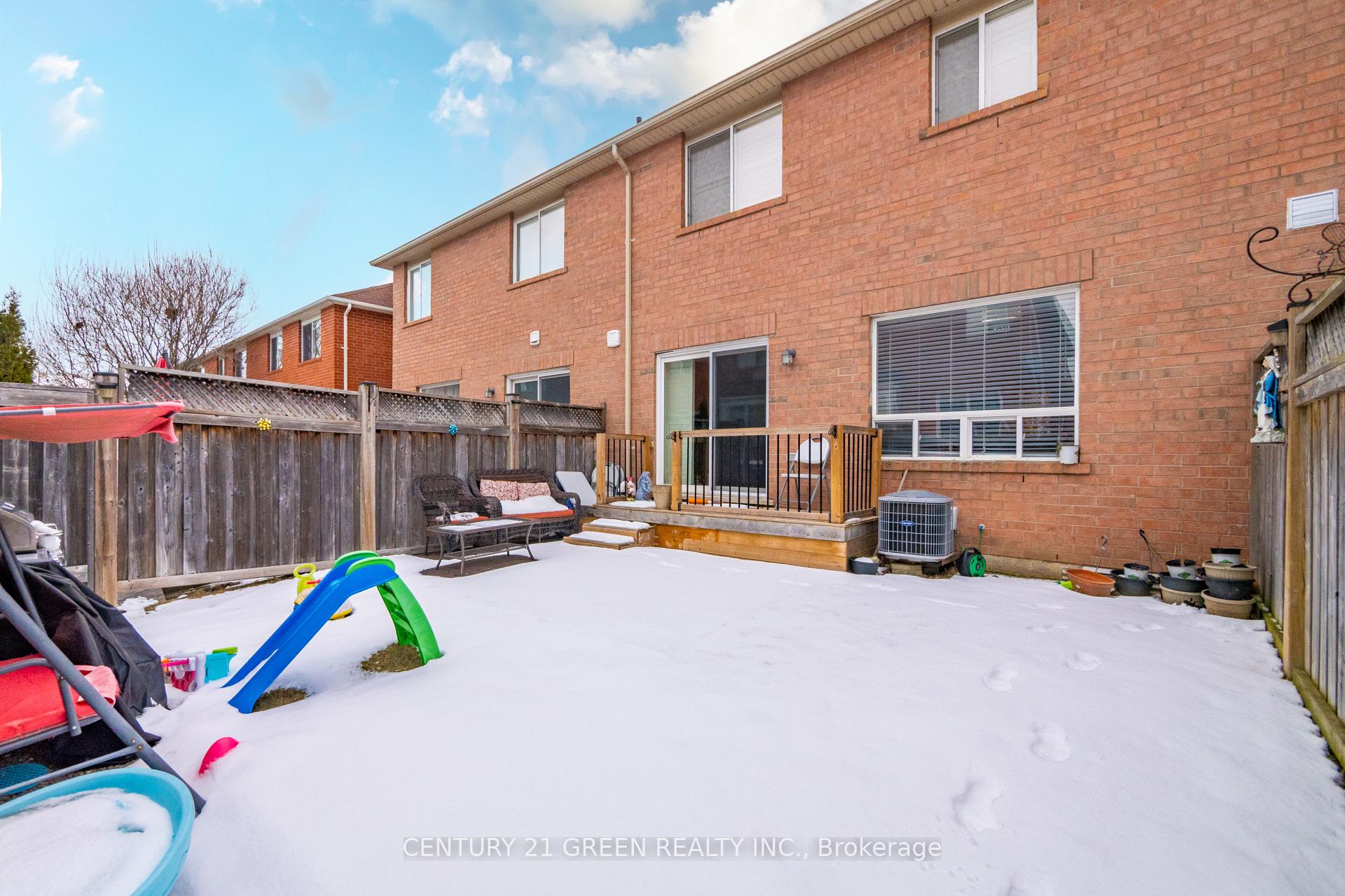 Photo 32 of 843 Gifford Crescent, Milton, Coates — HOMEH