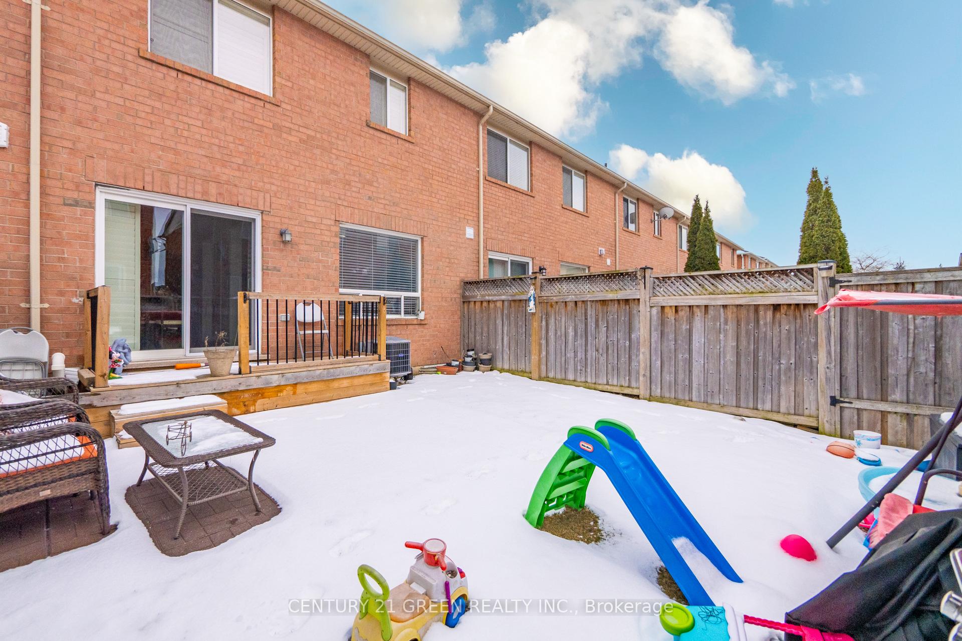 Photo 33 of 843 Gifford Crescent, Milton, Coates — HOMEH