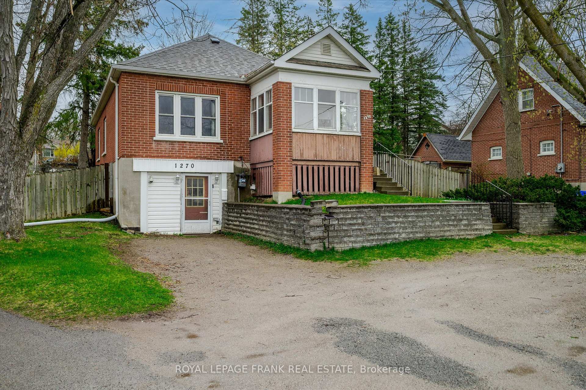 Photo 1 of 1270 Clonsilla Avenue, Peterborough, Town Ward 3 — HOMEH