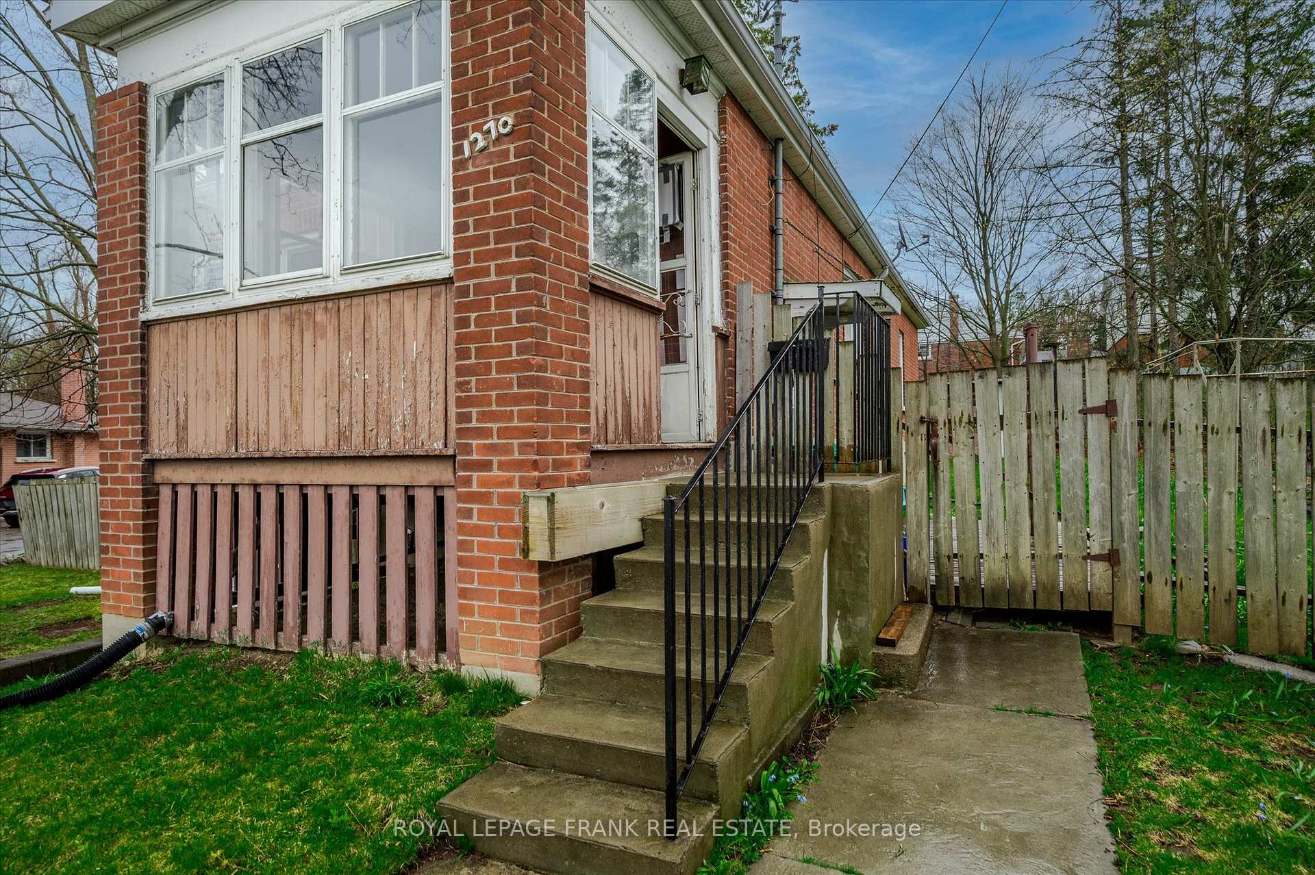 Photo 4 of 1270 Clonsilla Avenue, Peterborough, Town Ward 3 — HOMEH