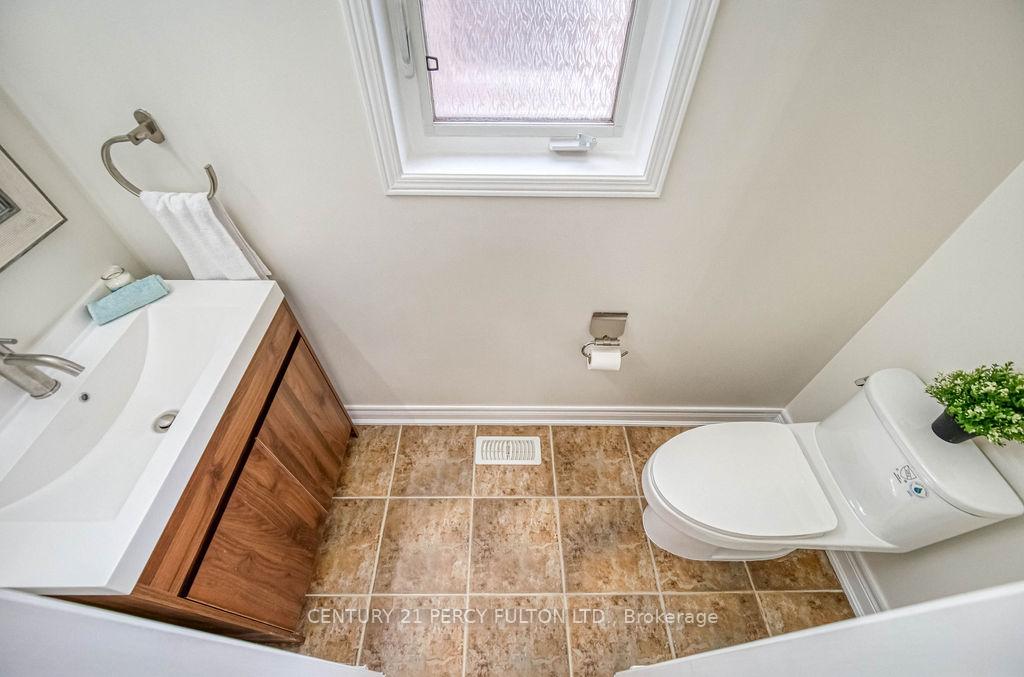 Photo 20 of 84 Galea Drive, Ajax, Central East — HOMEH