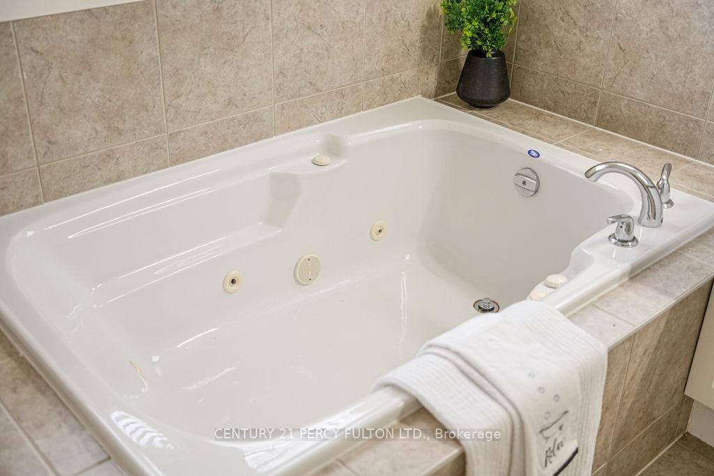 Photo 31 of 84 Galea Drive, Ajax, Central East — HOMEH