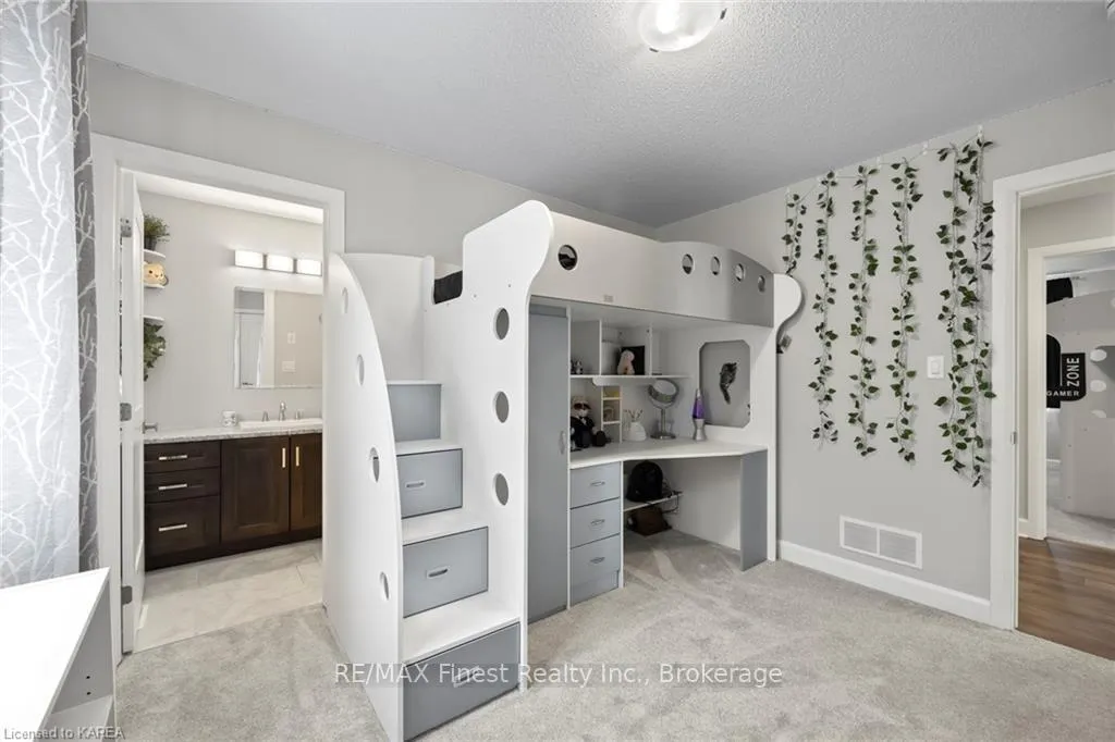 Photo 1 of 815 Riverview Way, Kingston, Kingston East (Incl Barret Crt) — HOMEH