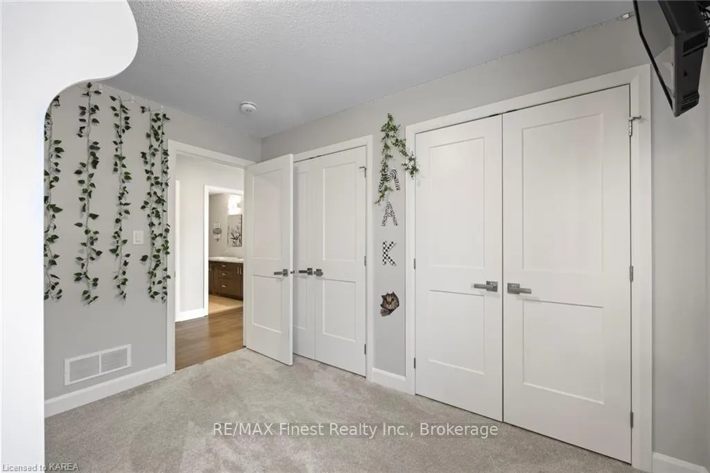 Photo 2 of 815 Riverview Way, Kingston, Kingston East (Incl Barret Crt) — HOMEH