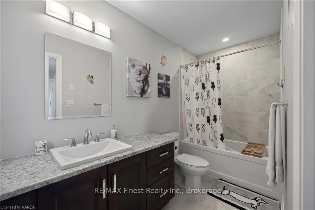 Photo 3 of 815 Riverview Way, Kingston, Kingston East (Incl Barret Crt) — HOMEH