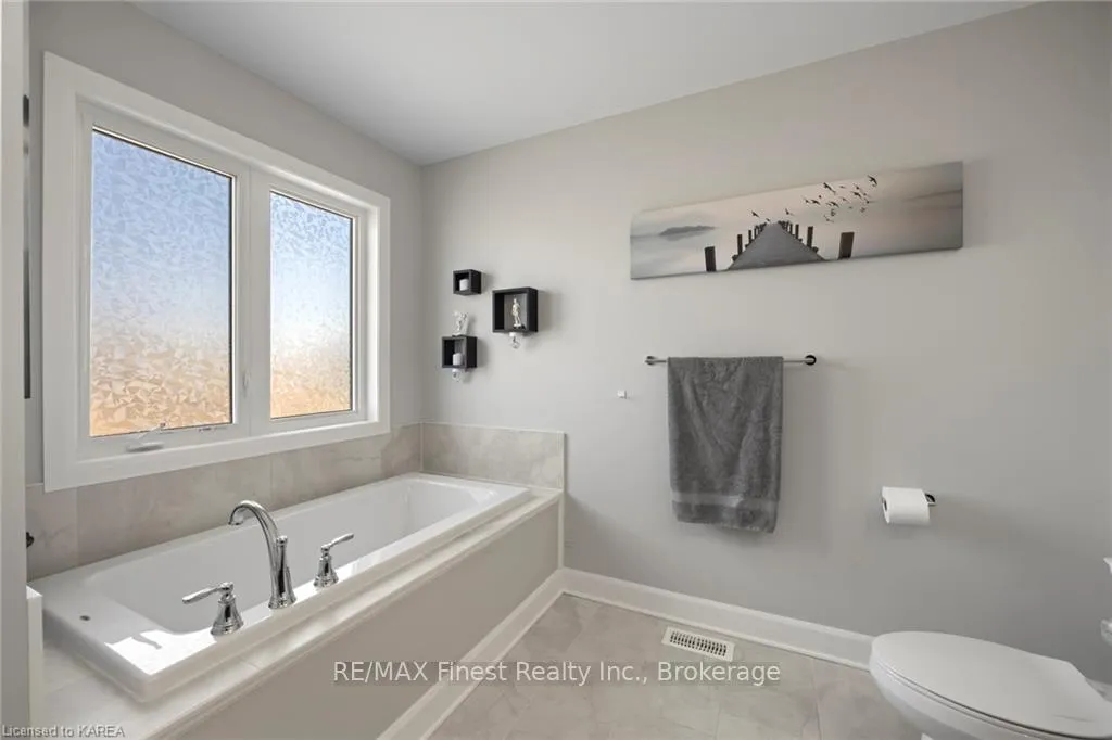 Photo 7 of 815 Riverview Way, Kingston, Kingston East (Incl Barret Crt) — HOMEH