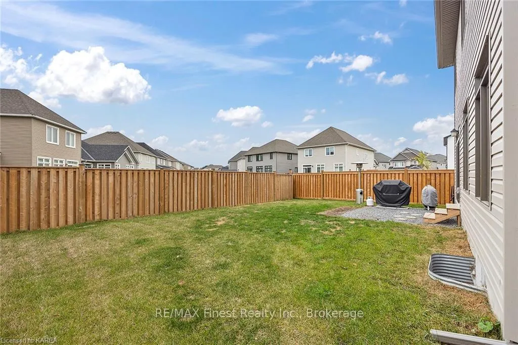 Photo 12 of 815 Riverview Way, Kingston, Kingston East (Incl Barret Crt) — HOMEH