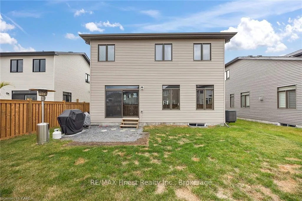 Photo 13 of 815 Riverview Way, Kingston, Kingston East (Incl Barret Crt) — HOMEH