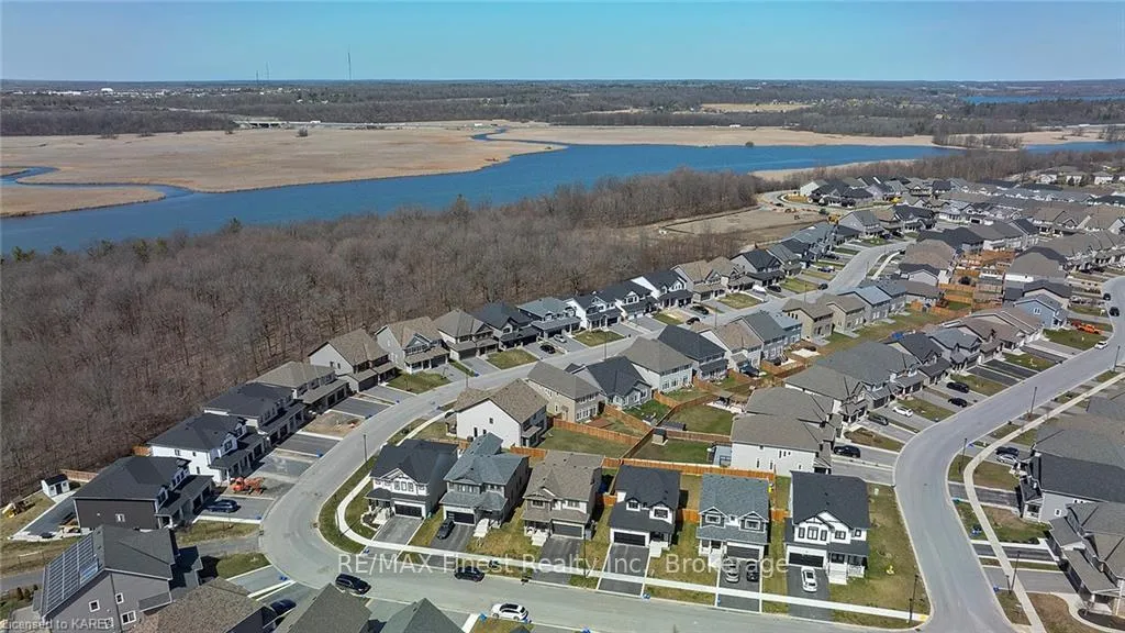 Photo 14 of 815 Riverview Way, Kingston, Kingston East (Incl Barret Crt) — HOMEH