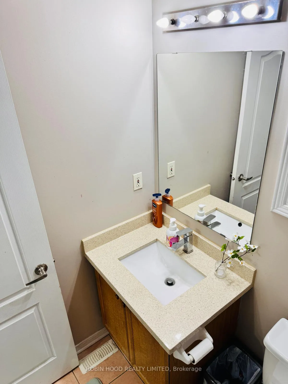 Photo 11 of Unit Main, 74 Pennyroyal Crescent, Brampton, Bramalea North Industrial — HOMEH