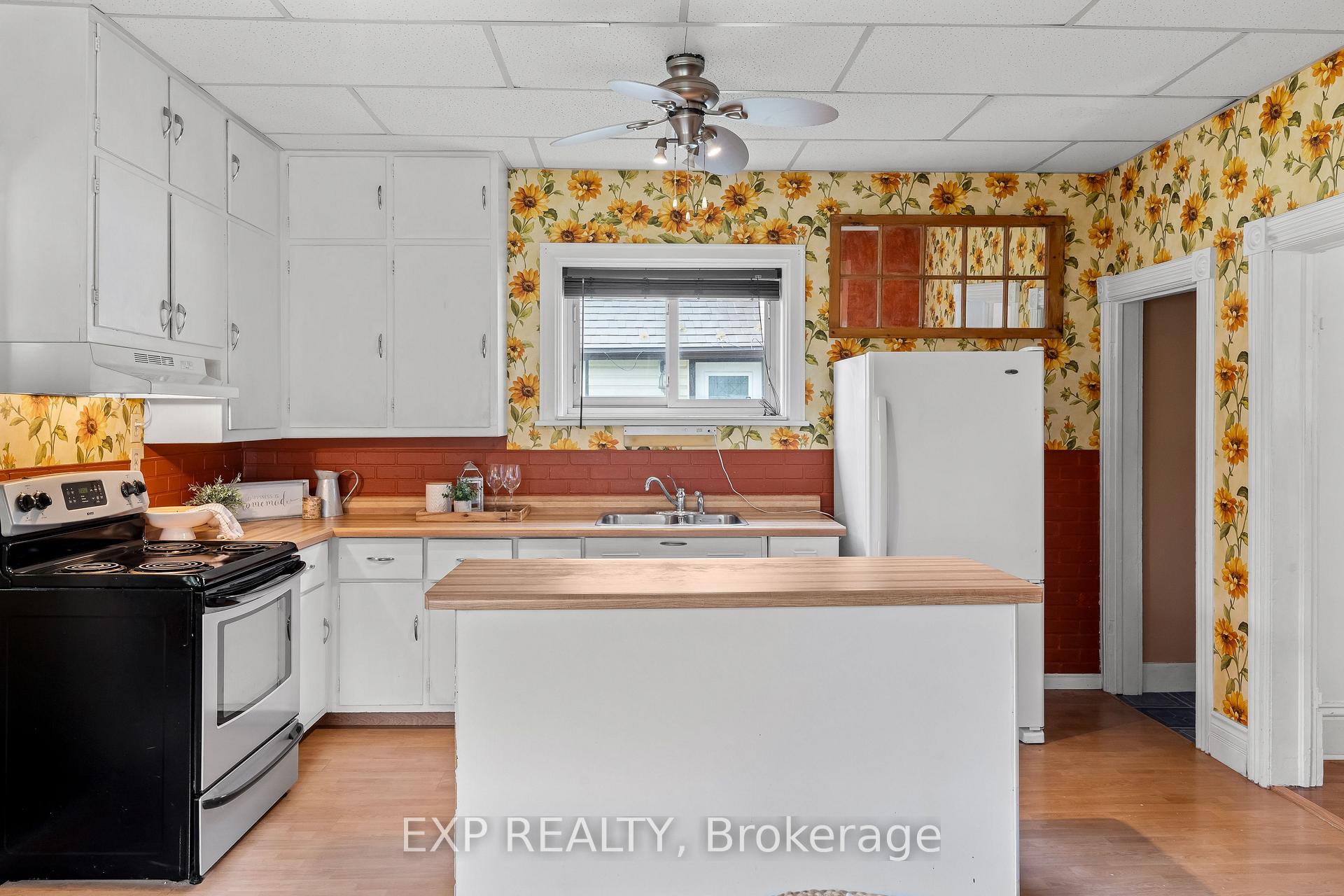 Photo 9 of 217 Westcott Street, Peterborough, Town Ward 3 — HOMEH